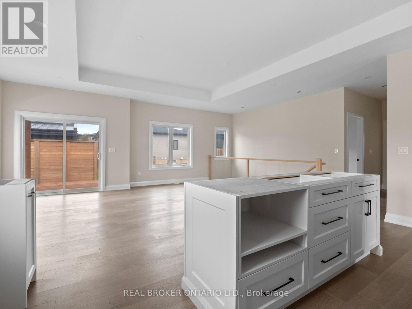 118 Willowbrook Drive, Welland (West Welland), Ontario  L3C 0G2 - Photo 17 - X12911544