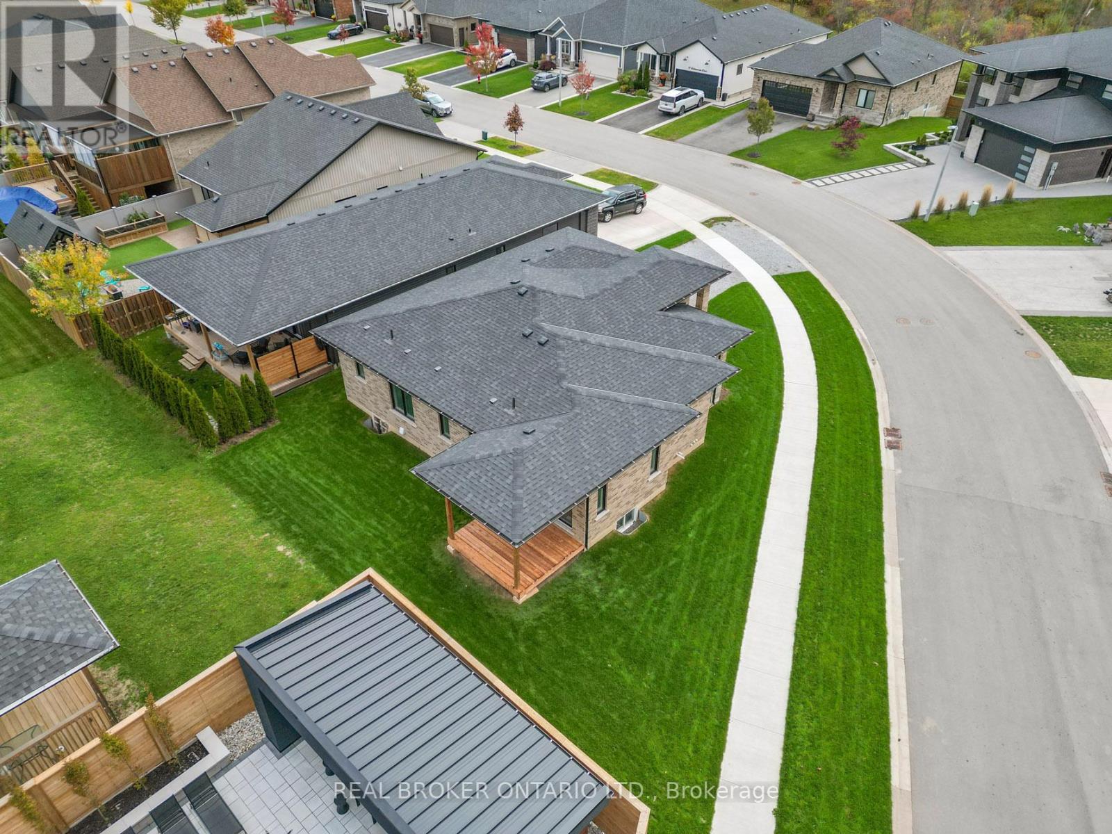 118 Willowbrook Drive, Welland (West Welland), Ontario  L3C 0G2 - Photo 27 - X12911544