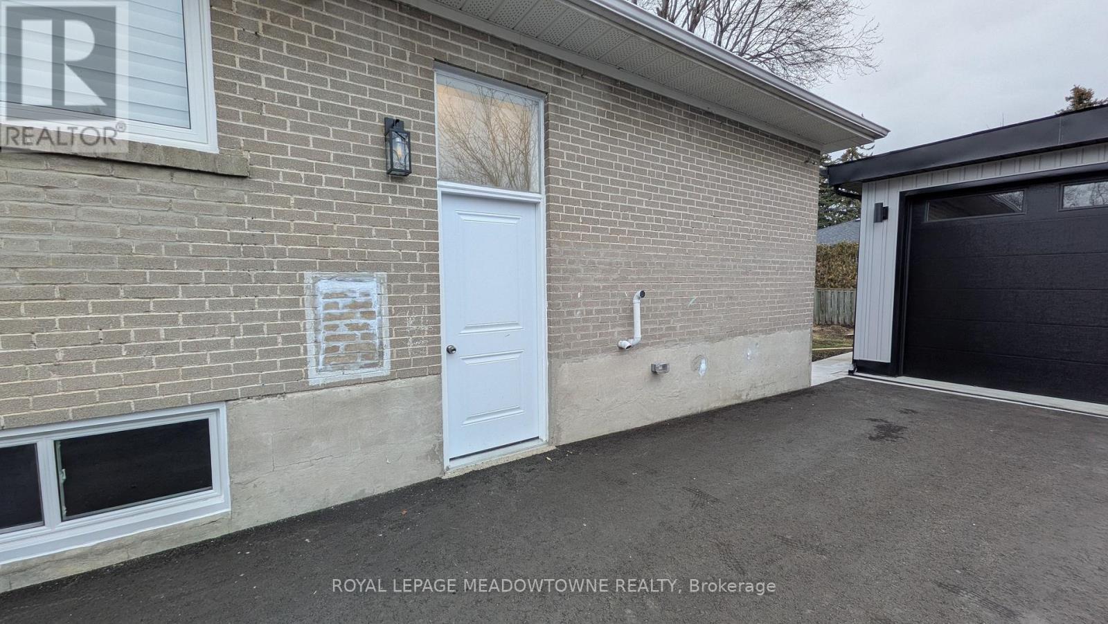 104 Lynedock Crescent, Toronto, Ontario  M3A 2B1 - Photo 2 - C12911162