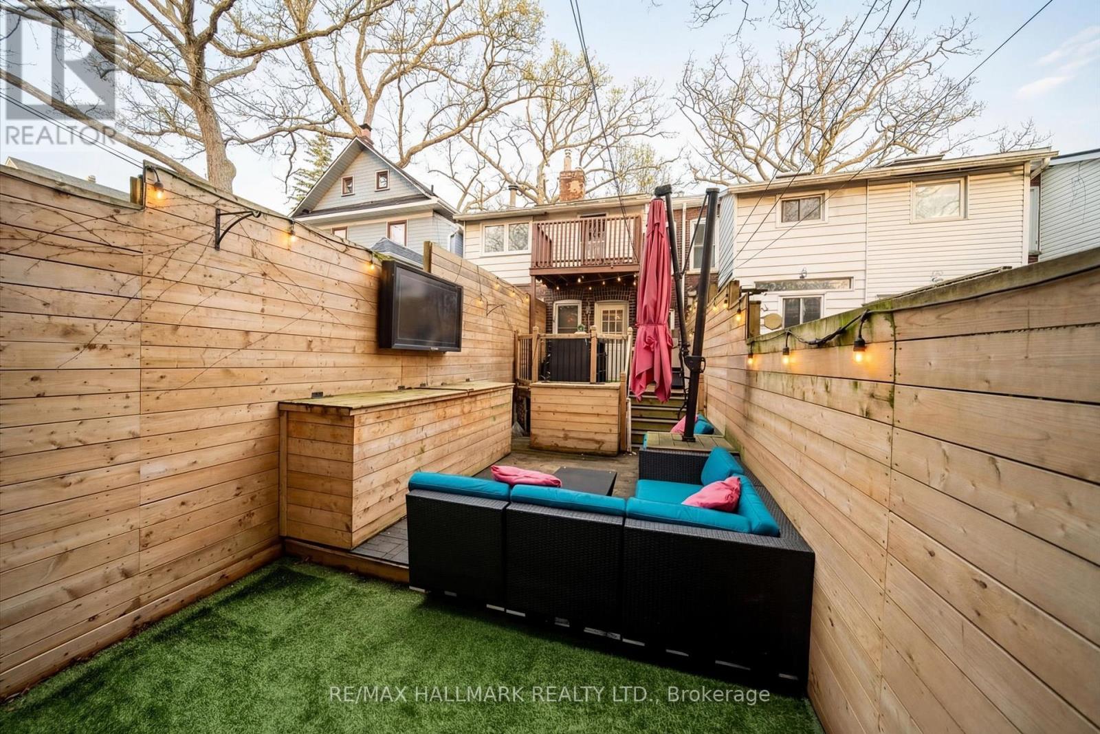 282 Lee Avenue, Toronto, Ontario  M4E 2P5 - Photo 23 - E12862066