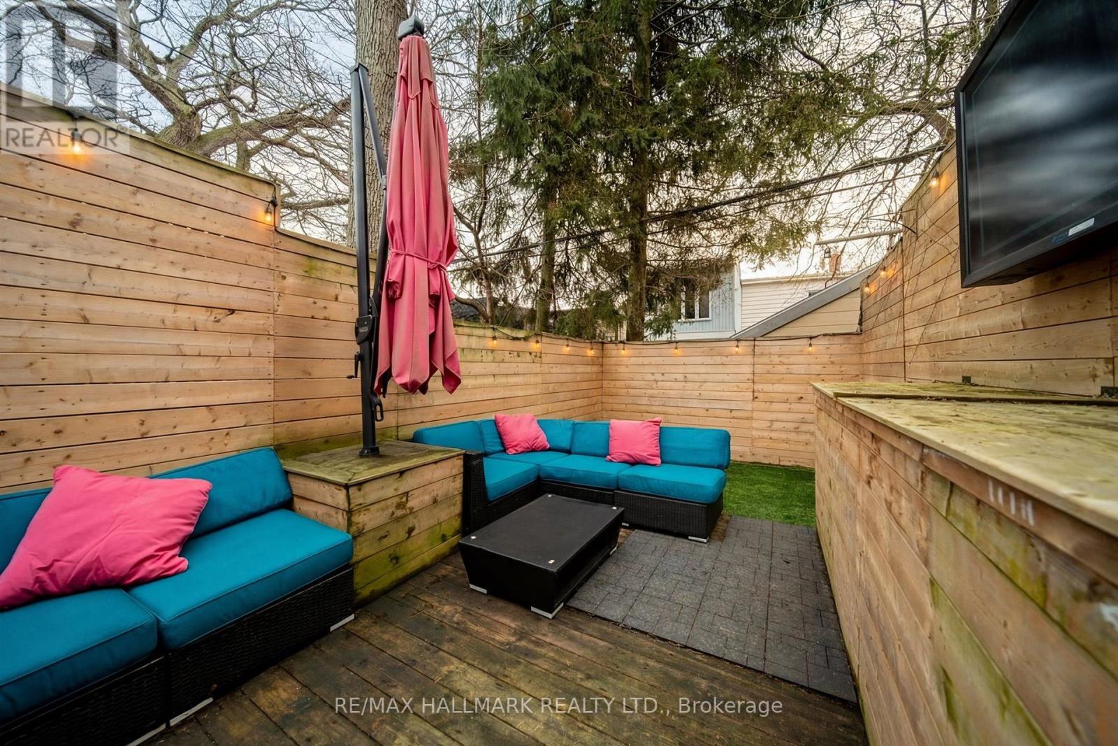 282 Lee Avenue, Toronto, Ontario  M4E 2P5 - Photo 21 - E12862066