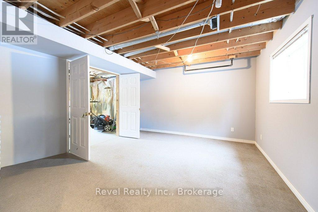 64 32nd Street N, Wasaga Beach, Ontario  L9Z 2C4 - Photo 15 - S12911616