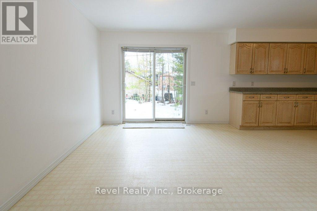 64 32nd Street N, Wasaga Beach, Ontario  L9Z 2C4 - Photo 5 - S12911616