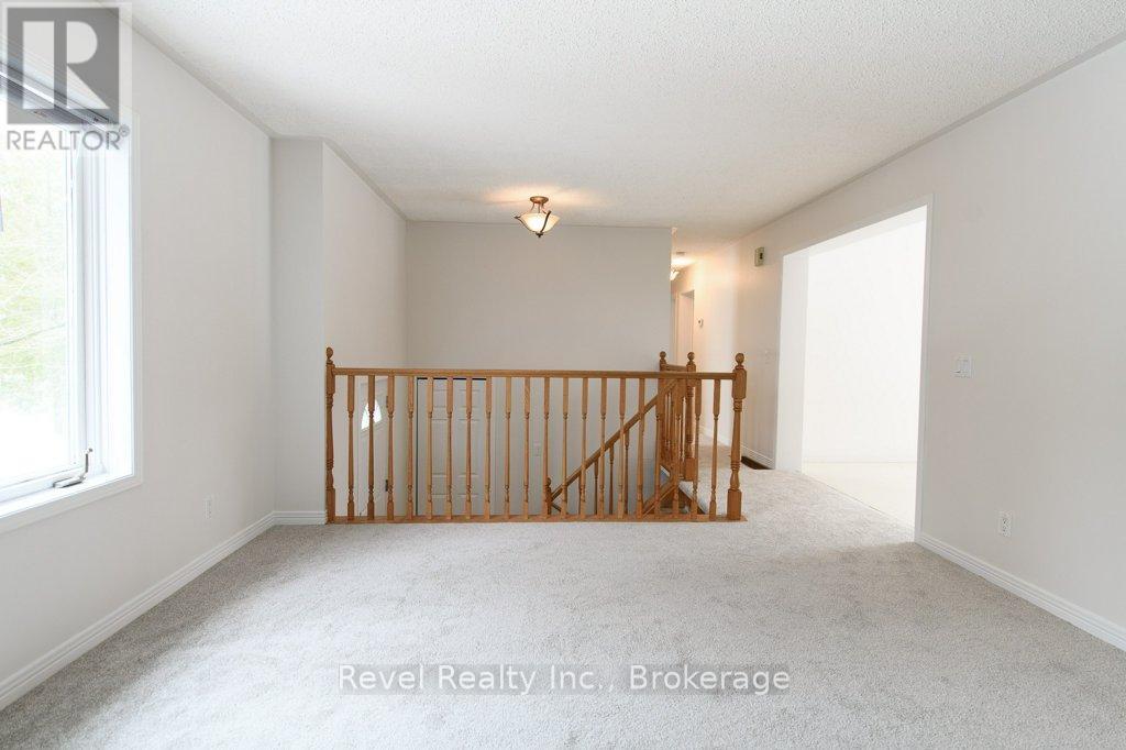 64 32nd Street N, Wasaga Beach, Ontario  L9Z 2C4 - Photo 6 - S12911616