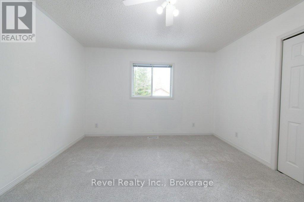 64 32nd Street N, Wasaga Beach, Ontario  L9Z 2C4 - Photo 9 - S12911616