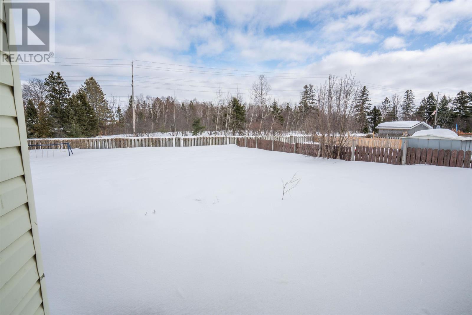 10 Copernicus Dr, Sault Ste. Marie, Ontario  P6A 6H2 - Photo 3 - SM260518