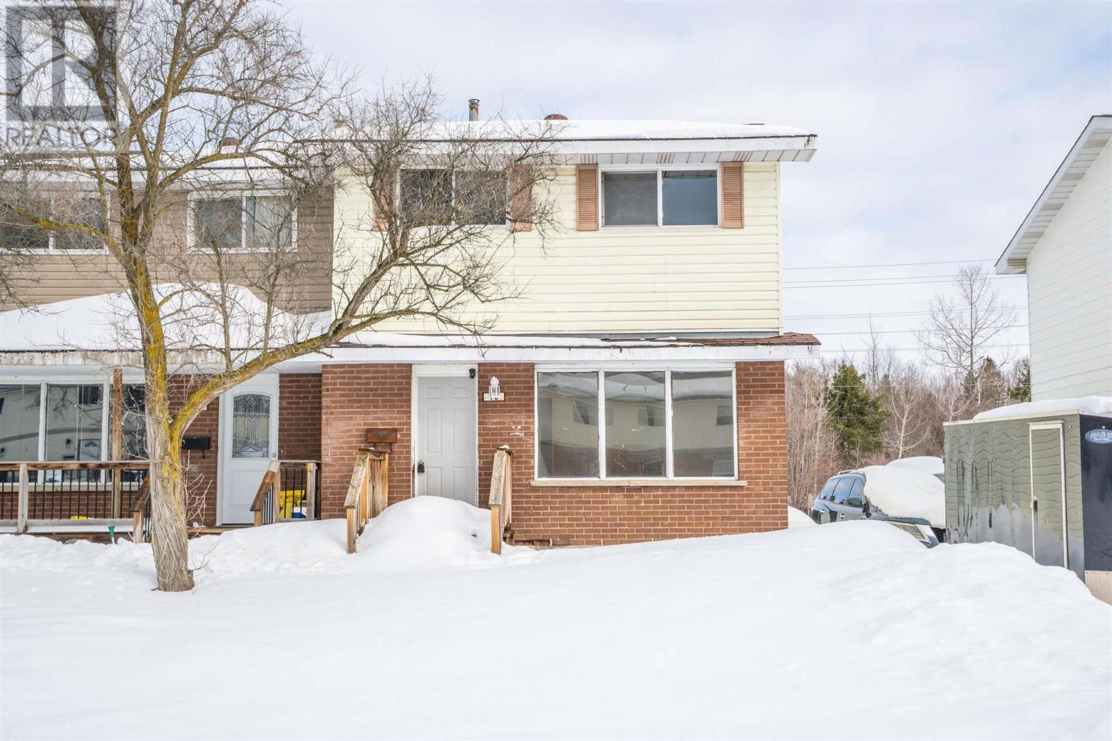 10 Copernicus Dr, Sault Ste. Marie, Ontario  P6A 6H2 - Photo 2 - SM260518