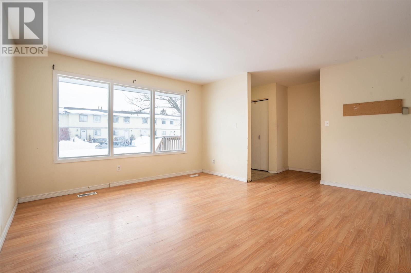 10 Copernicus Dr, Sault Ste. Marie, Ontario  P6A 6H2 - Photo 5 - SM260518