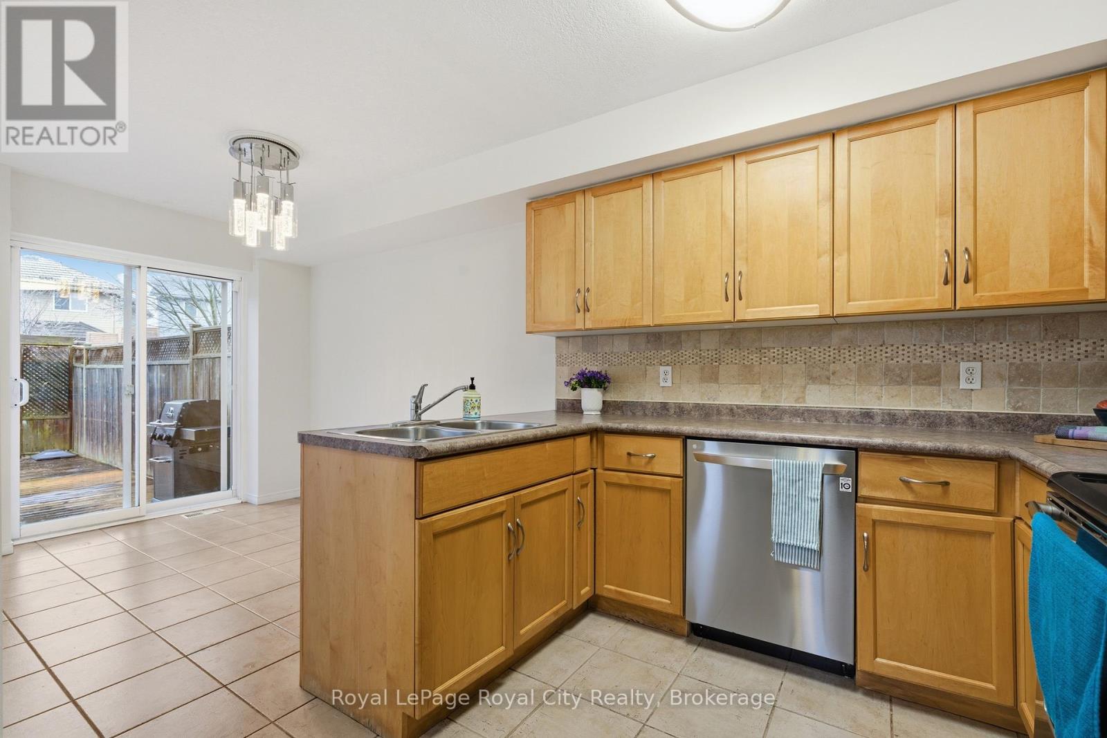 84 Swift Crescent, Guelph, Ontario  N1E 7J1 - Photo 15 - X12911378