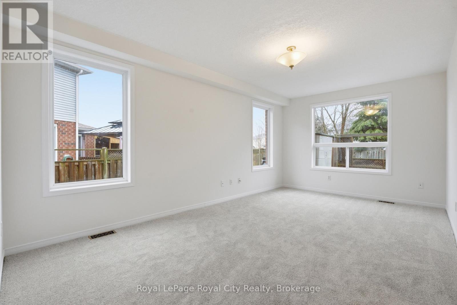 84 Swift Crescent, Guelph, Ontario  N1E 7J1 - Photo 7 - X12911378