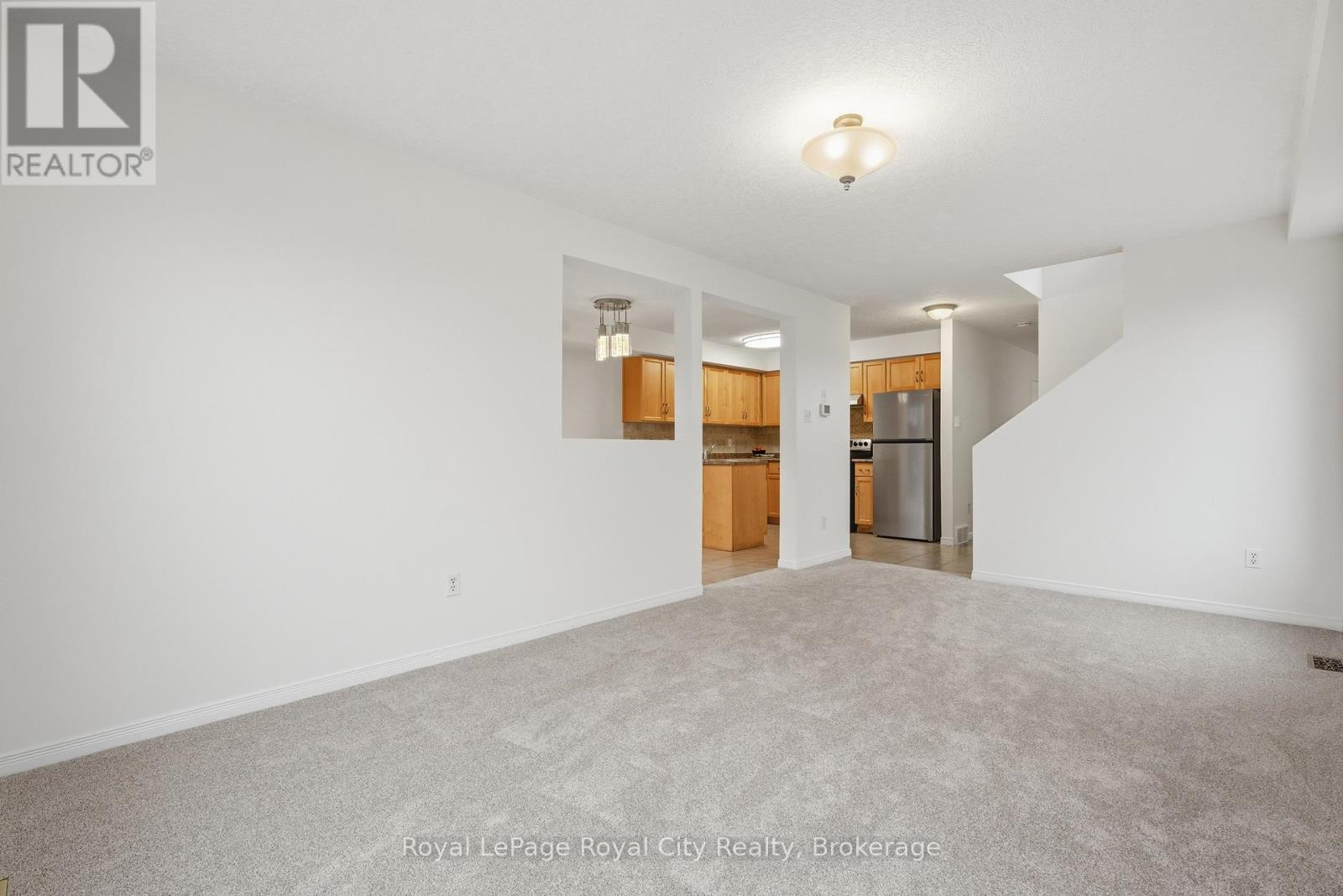 84 Swift Crescent, Guelph, Ontario  N1E 7J1 - Photo 8 - X12911378