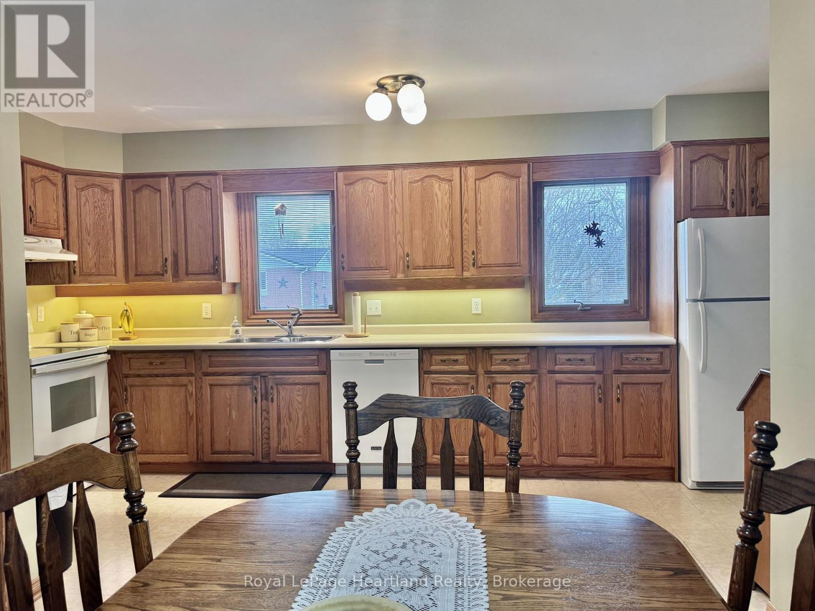 36 Mcdonald Street, Stratford, Ontario  N5A 4W5 - Photo 6 - X12911428