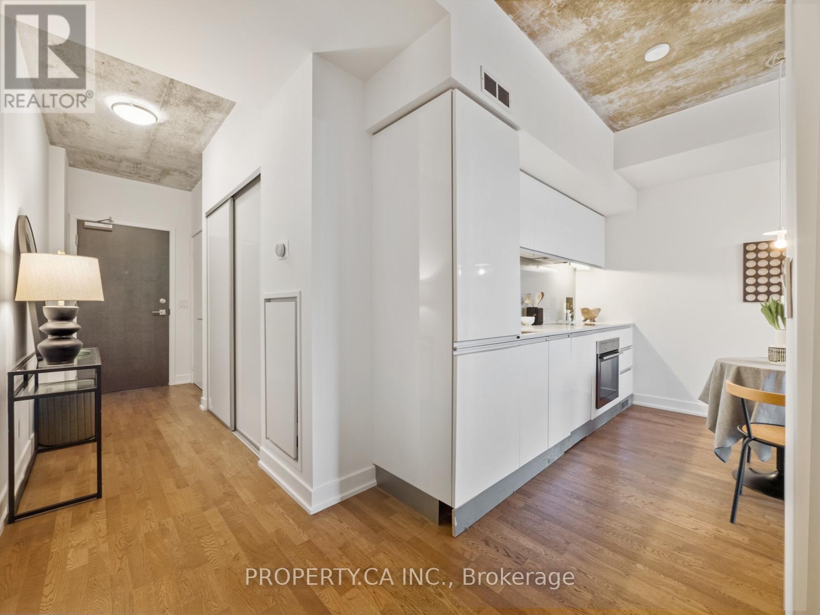 729 - 20 Minowan Miikan Lane, Toronto, Ontario  M6J 0E5 - Photo 3 - C12911414