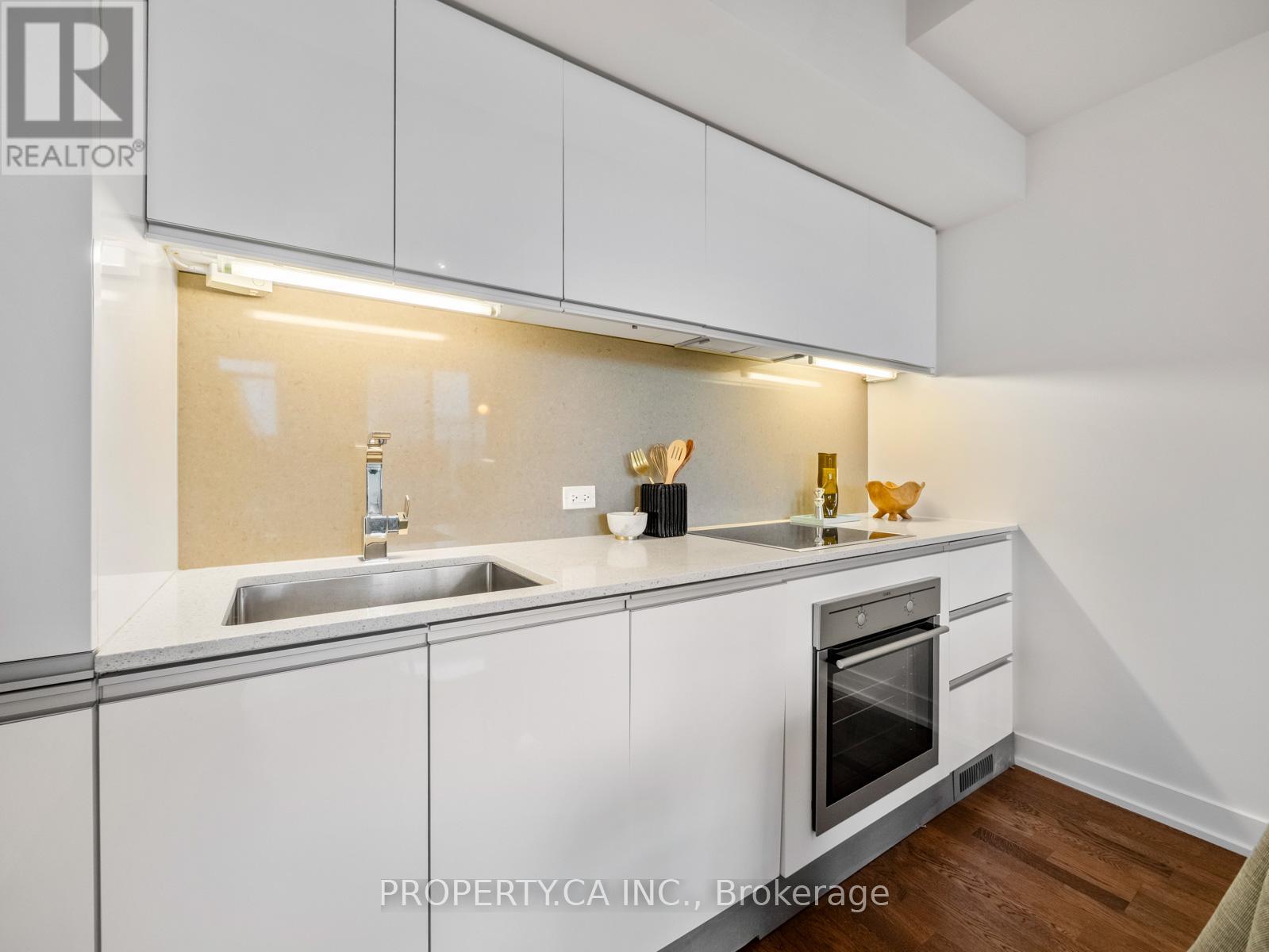 729 - 20 Minowan Miikan Lane, Toronto, Ontario  M6J 0E5 - Photo 8 - C12911414