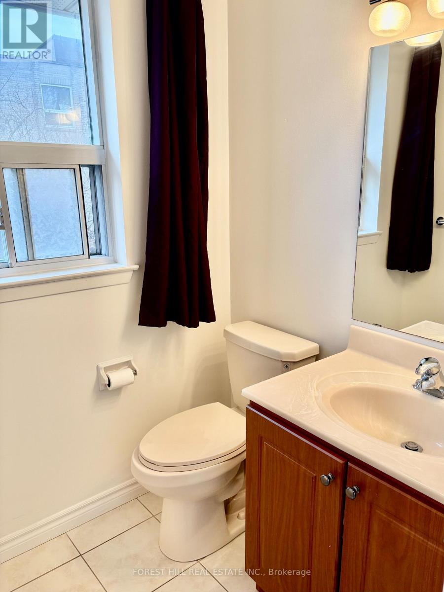 86 Village Greenway, Toronto (Henry Farm), Ontario  M2J 1K8 - Photo 11 - C12911422