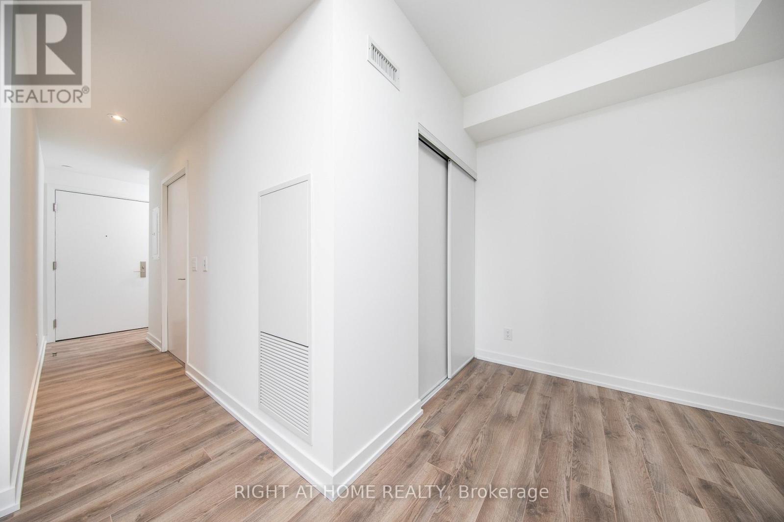 1819 - 20 Edward Street, Toronto (Bay Street Corridor), Ontario  M5G 0C5 - Photo 13 - C12911534