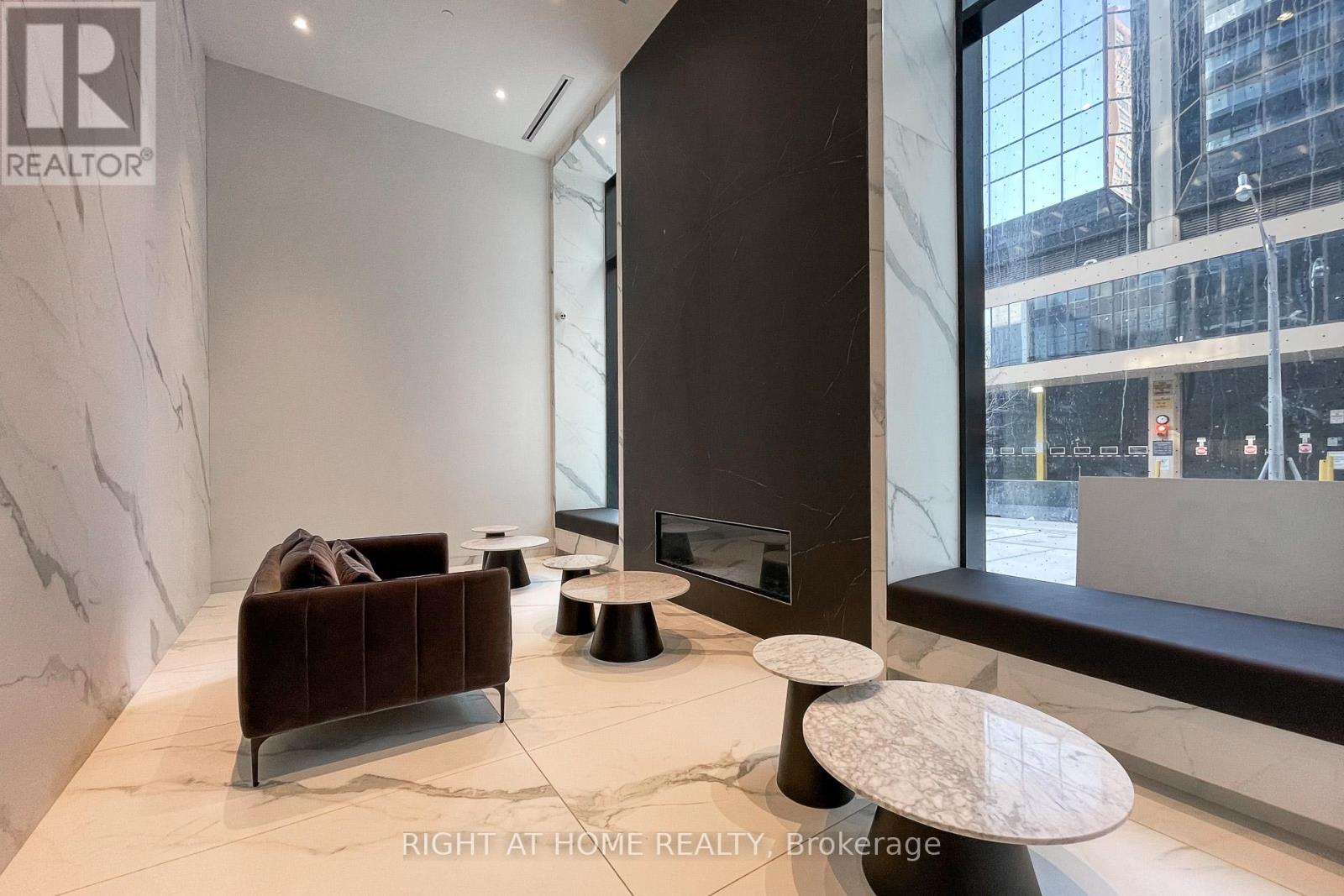 1819 - 20 Edward Street, Toronto (Bay Street Corridor), Ontario  M5G 0C5 - Photo 18 - C12911534