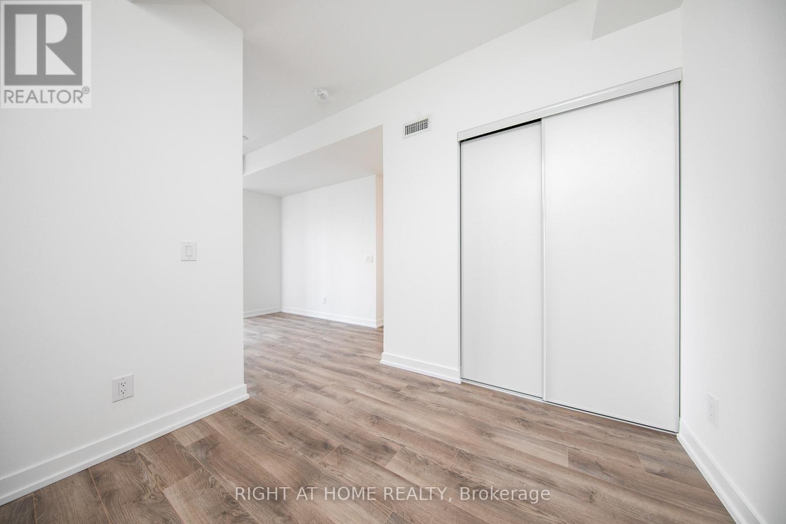 1819 - 20 Edward Street, Toronto (Bay Street Corridor), Ontario  M5G 0C5 - Photo 7 - C12911534