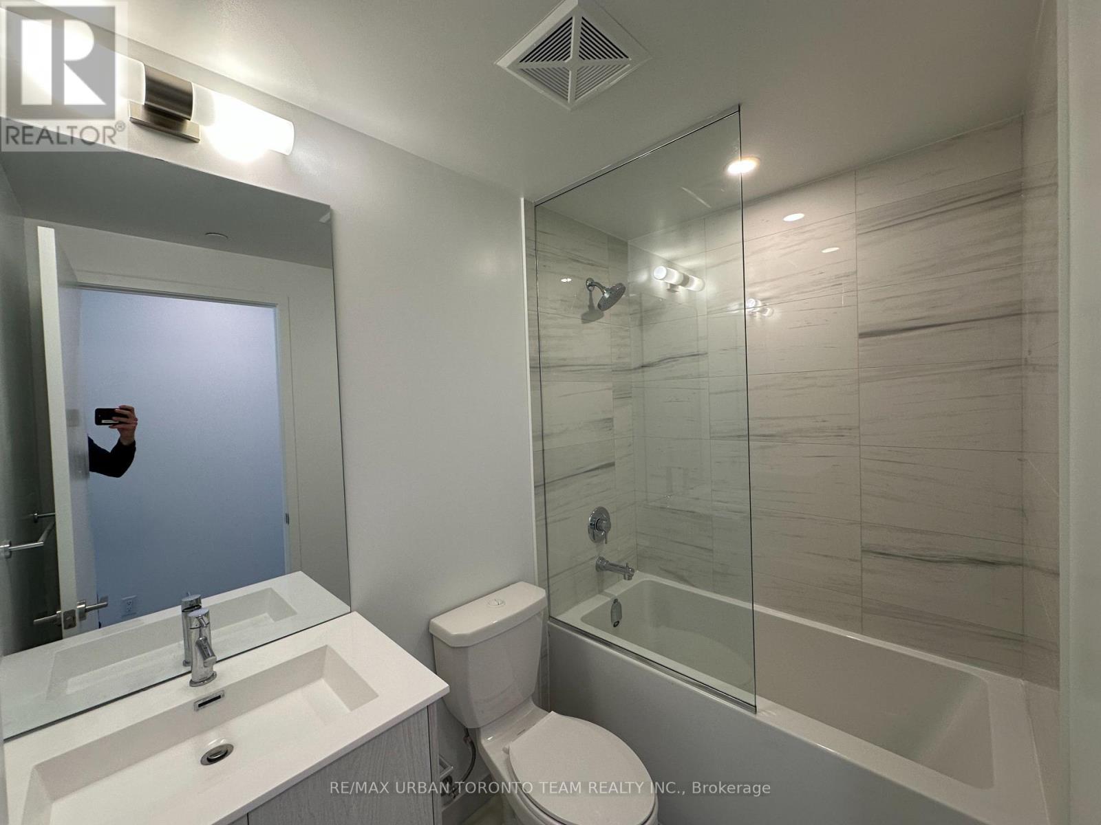 3508 - 180 Front Street E, Toronto (Moss Park), Ontario  M5A 0K9 - Photo 13 - C12911572