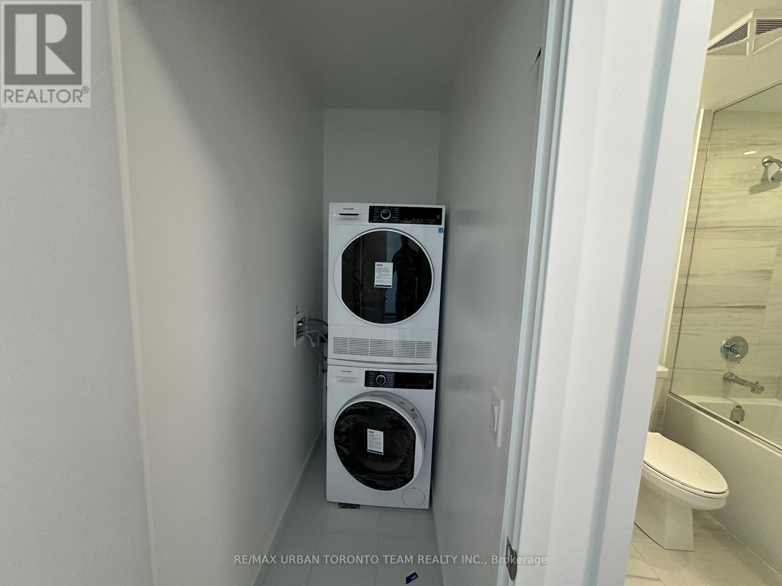 3508 - 180 Front Street E, Toronto (Moss Park), Ontario  M5A 0K9 - Photo 15 - C12911572