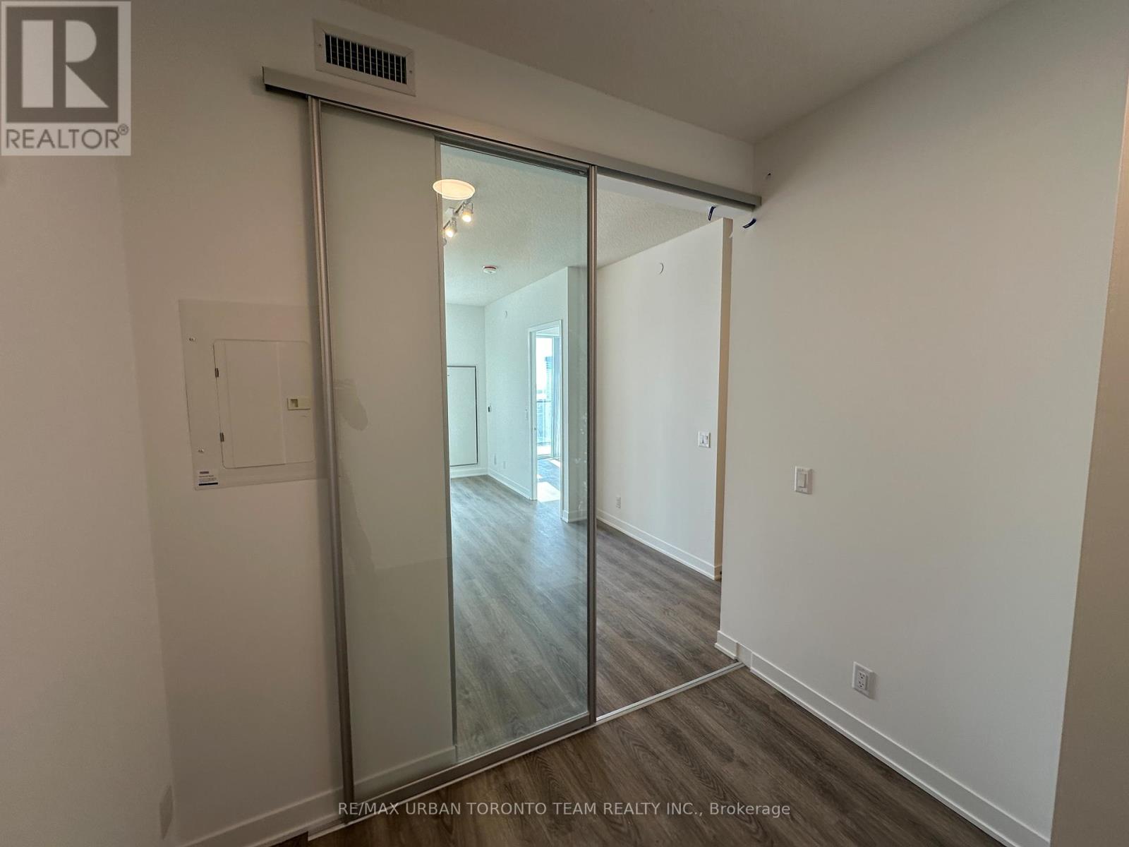 3508 - 180 Front Street E, Toronto (Moss Park), Ontario  M5A 0K9 - Photo 3 - C12911572