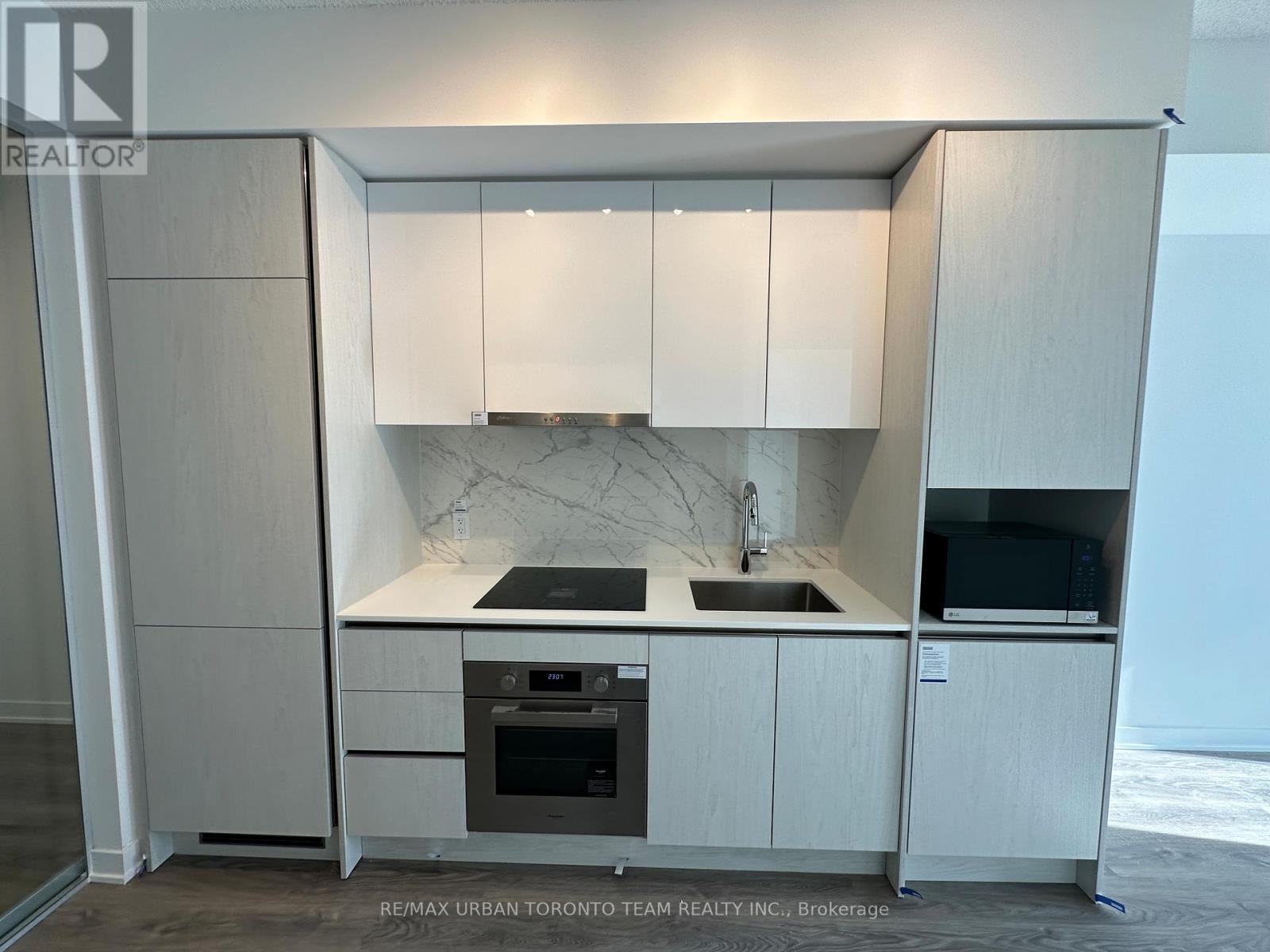 3508 - 180 Front Street E, Toronto (Moss Park), Ontario  M5A 0K9 - Photo 4 - C12911572