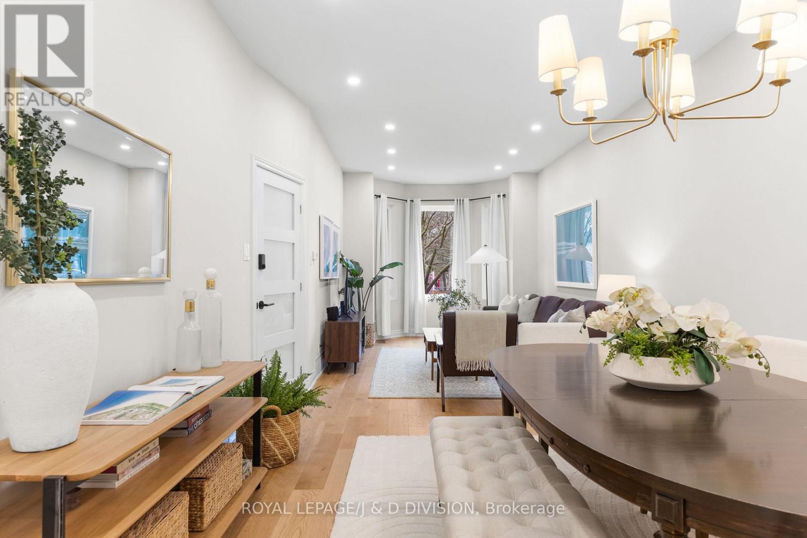 28 Argyle Street, Toronto, Ontario  M6J 1N4 - Photo 2 - C12911608