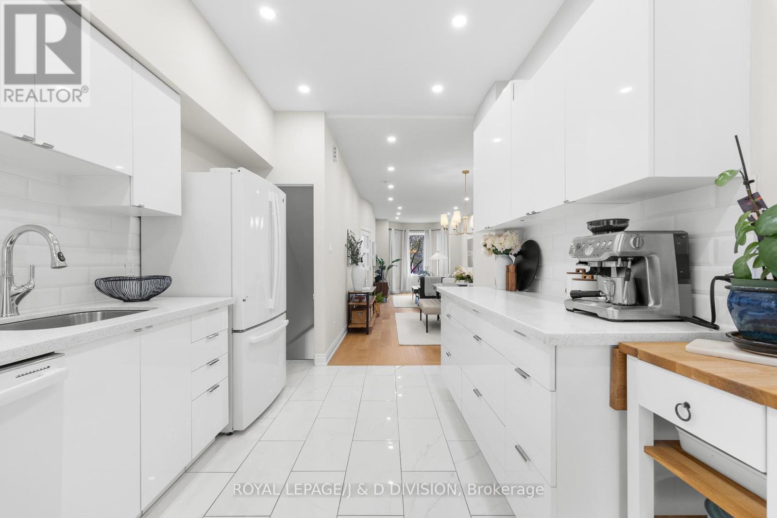 28 Argyle Street, Toronto, Ontario  M6J 1N4 - Photo 8 - C12911608