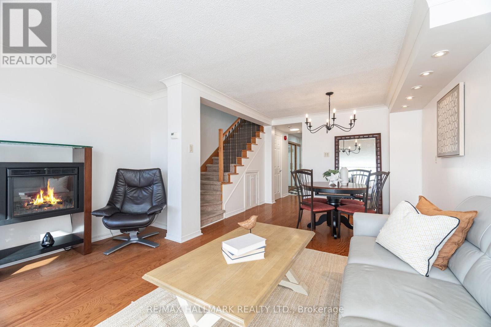 #10 - 2112 Queen Street E, Toronto (The Beaches), Ontario  M4E 1E2 - Photo 11 - E12911476