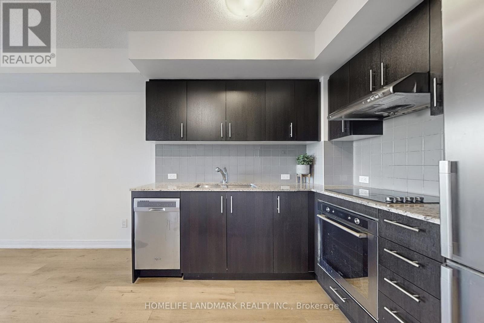 2106 - 255 Village Green Square, Toronto (Agincourt South-Malvern West), Ontario  M1S 0L3 - Photo 10 - E12911490