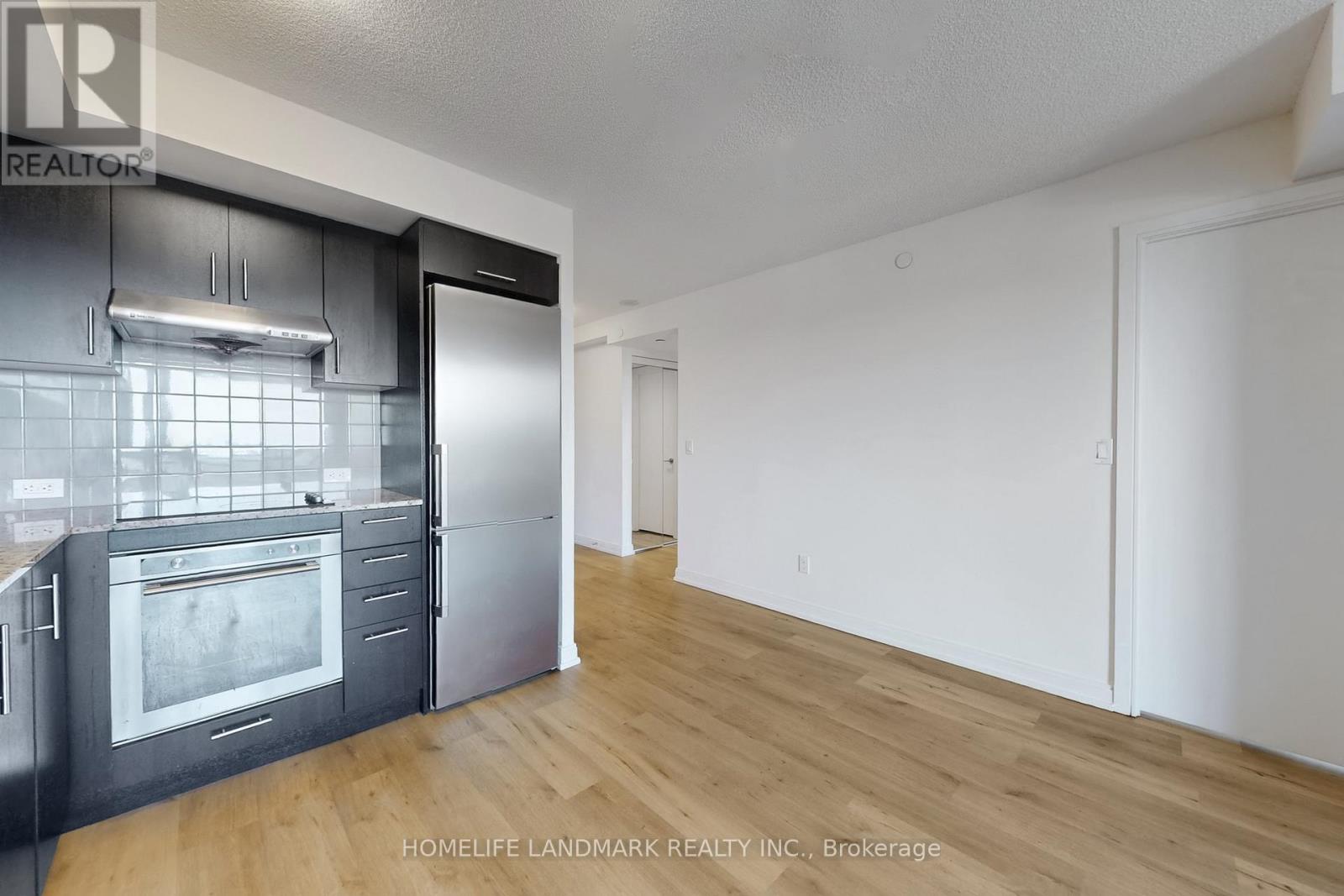 2106 - 255 Village Green Square, Toronto (Agincourt South-Malvern West), Ontario  M1S 0L3 - Photo 14 - E12911490