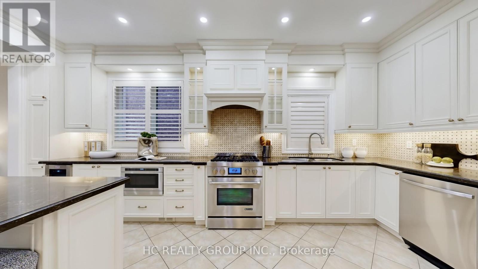 114 Timber Valley Avenue, Richmond Hill, Ontario  L4E 4Z9 - Photo 16 - N12911396