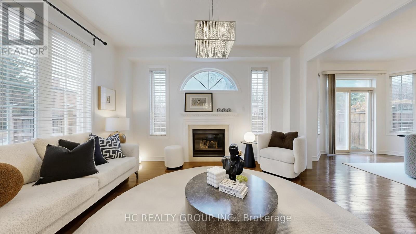 114 Timber Valley Avenue, Richmond Hill, Ontario  L4E 4Z9 - Photo 5 - N12911396