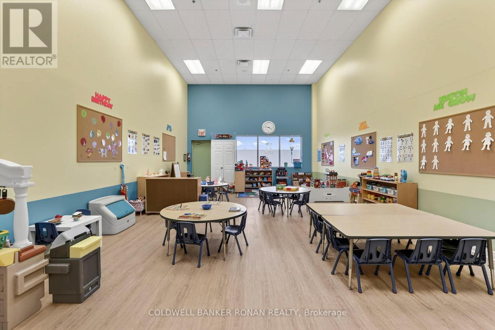 16 - 16945 Leslie Street, Newmarket (Newmarket Industrial Park), Ontario  L3Y 9A2 - Photo 8 - N12911526