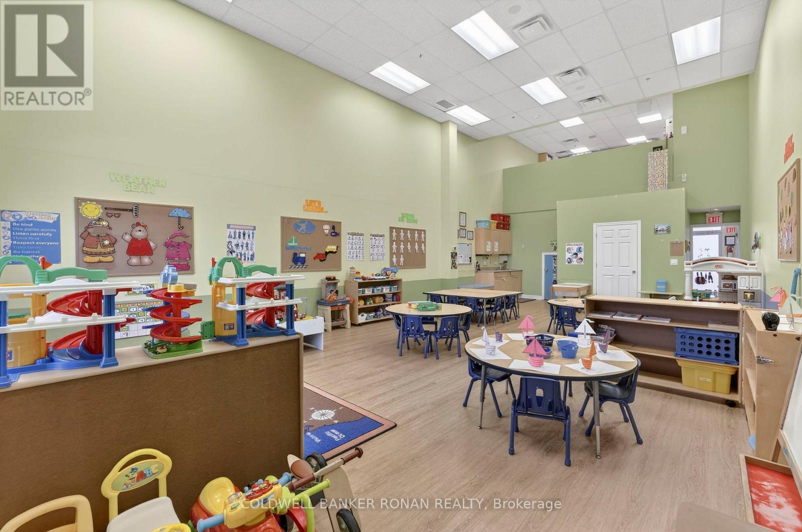 16945 Leslie Street, Newmarket (Newmarket Industrial Park), Ontario  L3Y 9A2 - Photo 14 - N12911538