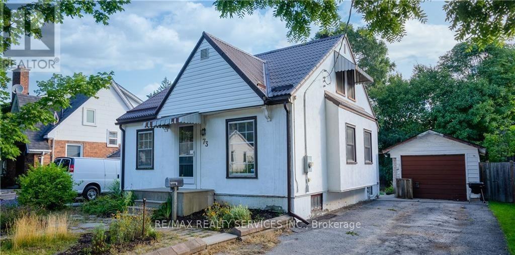 73 DRURY LANE, Barrie, Ontario