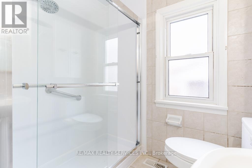 73 Drury Lane, Barrie (Wellington), Ontario  L4M 3C9 - Photo 13 - S12911560