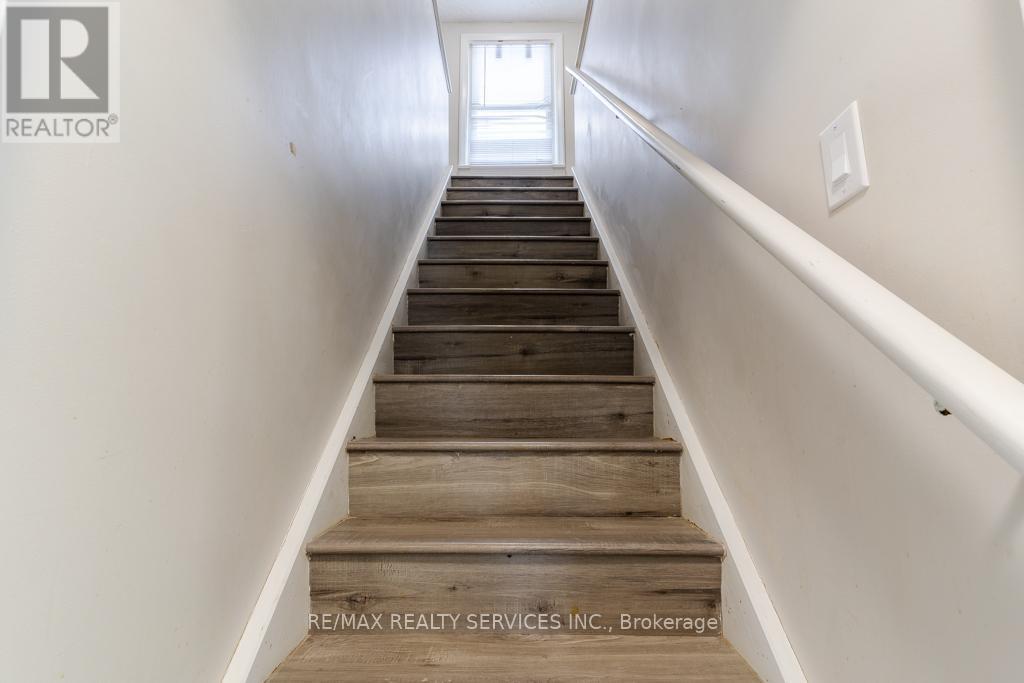 73 Drury Lane, Barrie (Wellington), Ontario  L4M 3C9 - Photo 18 - S12911560