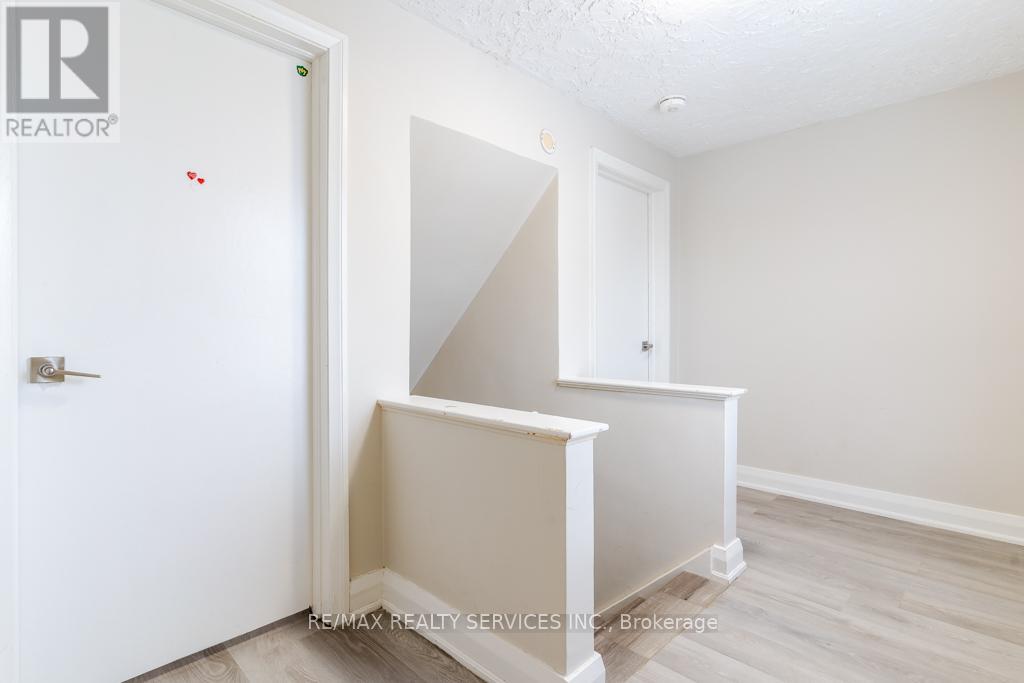 73 Drury Lane, Barrie (Wellington), Ontario  L4M 3C9 - Photo 19 - S12911560