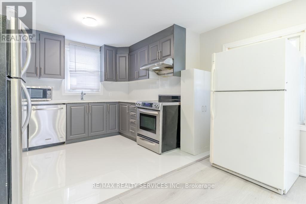 73 Drury Lane, Barrie (Wellington), Ontario  L4M 3C9 - Photo 7 - S12911560