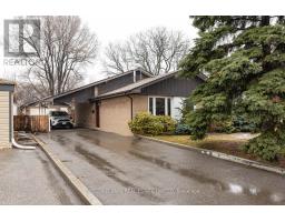 16 VANDERBRENT CRESCENT, Toronto, Ontario