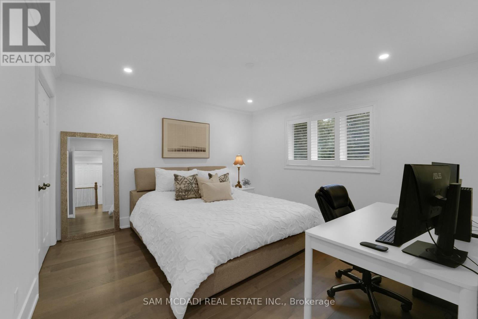 807 Indian Road, Mississauga, Ontario  L5H 1R4 - Photo 30 - W12911382