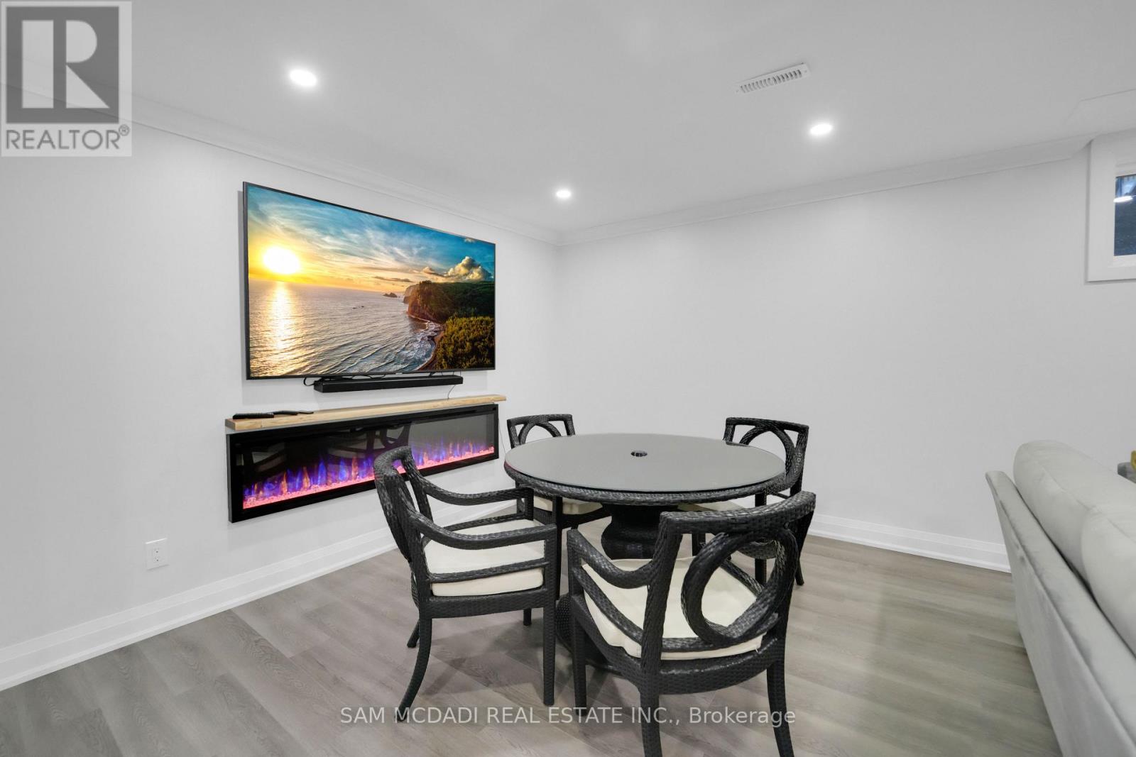 807 Indian Road, Mississauga, Ontario  L5H 1R4 - Photo 35 - W12911382