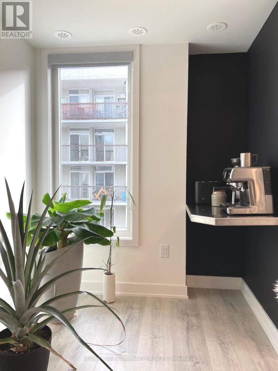 6 - 3488 Widdicombe Way, Mississauga, Ontario  L5L 0B8 - Photo 4 - W12911384