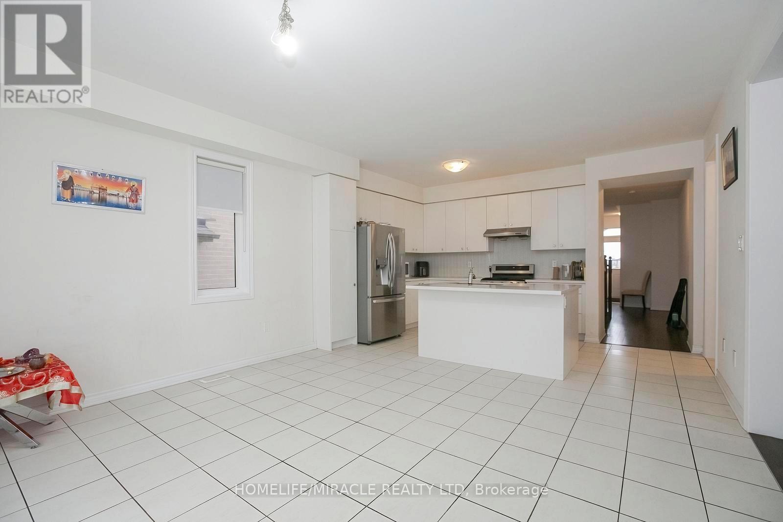 22 Madawaska Road, Caledon, Ontario  L7C 4J5 - Photo 10 - W12911388