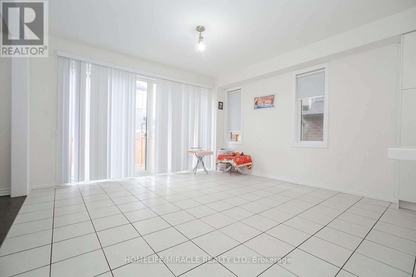 22 Madawaska Road, Caledon, Ontario  L7C 4J5 - Photo 12 - W12911388