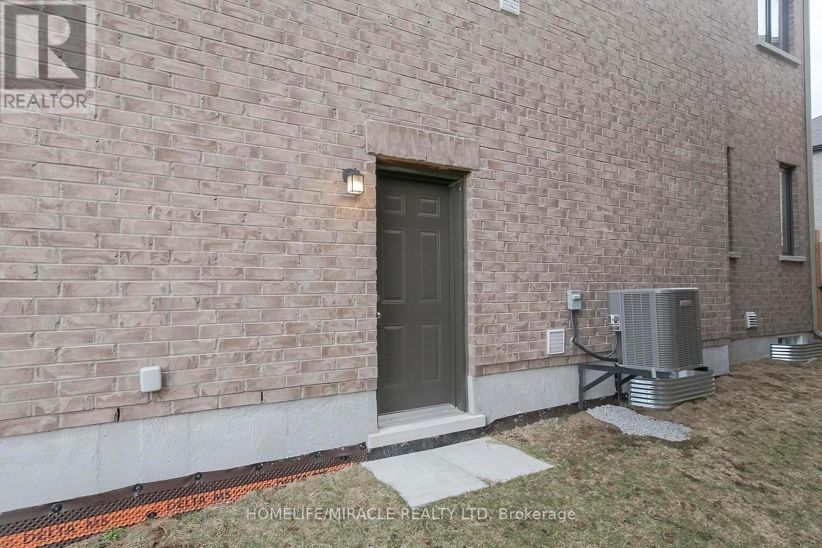 22 Madawaska Road, Caledon, Ontario  L7C 4J5 - Photo 47 - W12911388