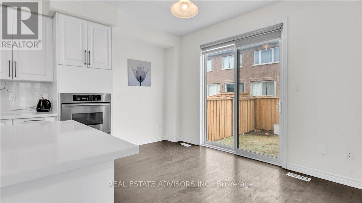 2 Tweedhill Avenue, Caledon, Ontario  L7C 4K5 - Photo 11 - W12911438