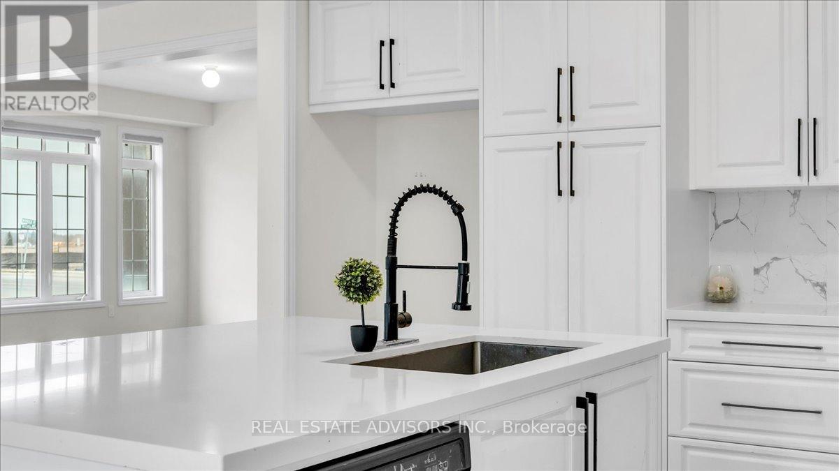 2 Tweedhill Avenue, Caledon, Ontario  L7C 4K5 - Photo 15 - W12911438