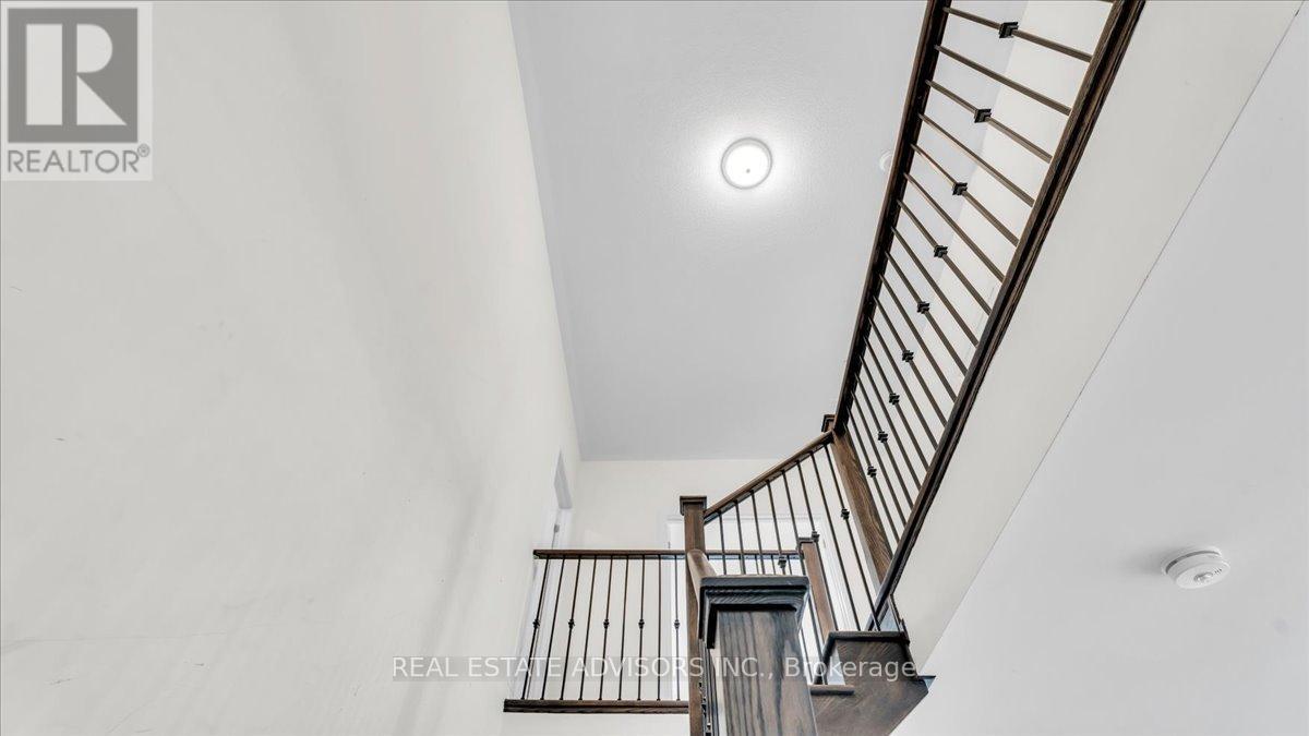 2 Tweedhill Avenue, Caledon, Ontario  L7C 4K5 - Photo 18 - W12911438